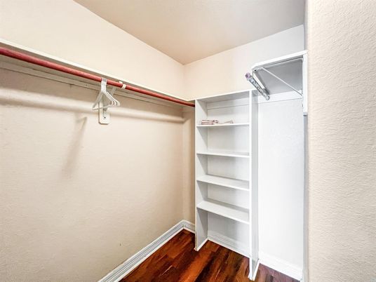 Interior, Walk-in Closets, Wood Texture Flooring