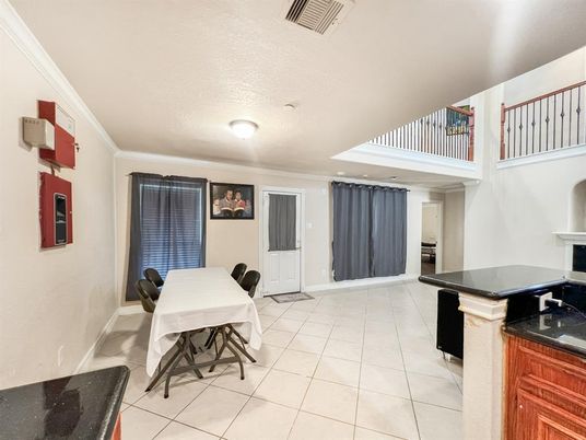 Dining room, Interior