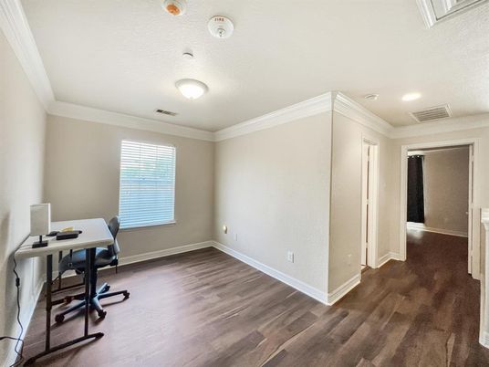Home Office, Interior, Recessed Lighting, Wood Texture Flooring