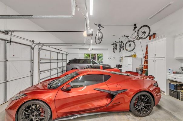 Garage, Interior