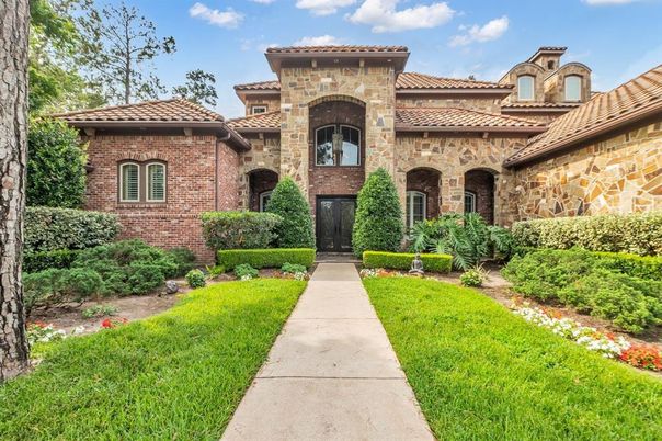 Exterior, Facade, Brick Facade, Mediterranean