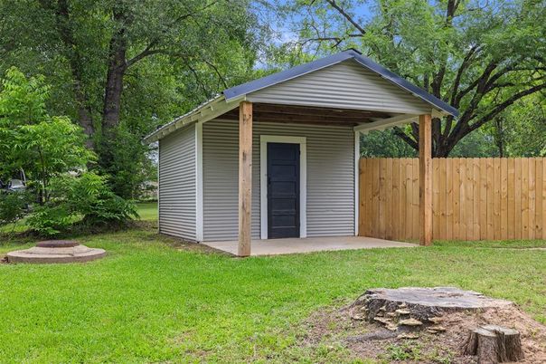 Backyard, Detached Garage, Exterior