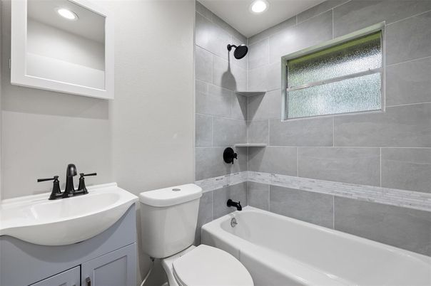 Bathroom, Interior, Recessed Lighting