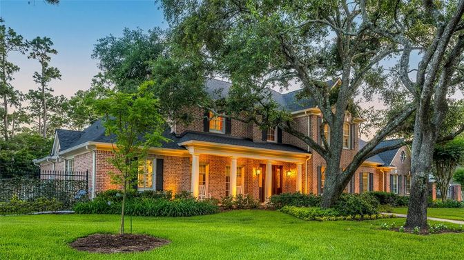 Exterior, Facade, Brick Facade, French Provincial
