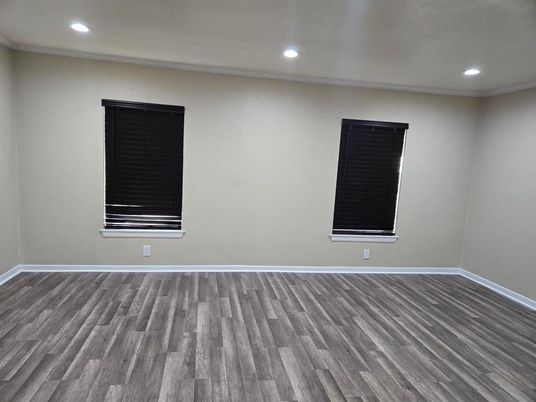 Empty room, Interior, Recessed Lighting, Wood Texture Flooring