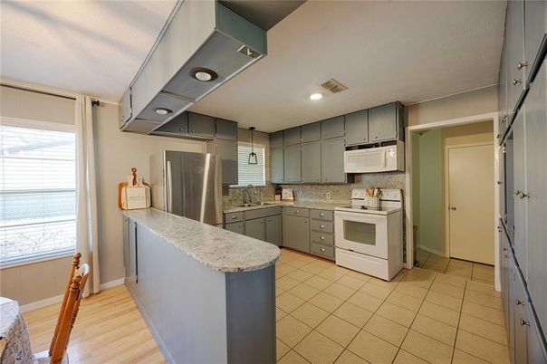Interior, Kitchen, Recessed Lighting, Wood Texture Flooring