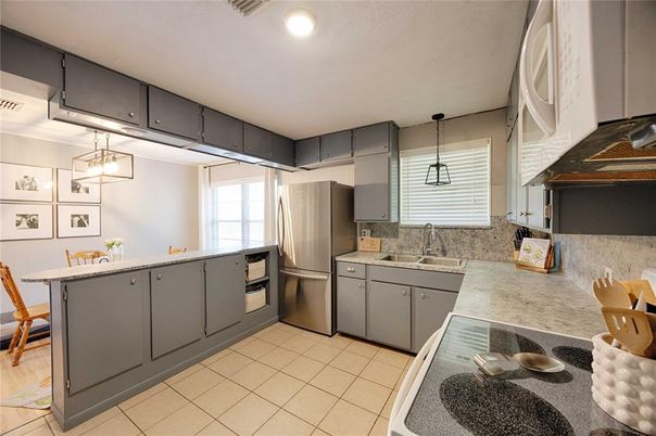 Interior, Kitchen, Pendant Lights, Recessed Lighting, Stainless Steel Appliances