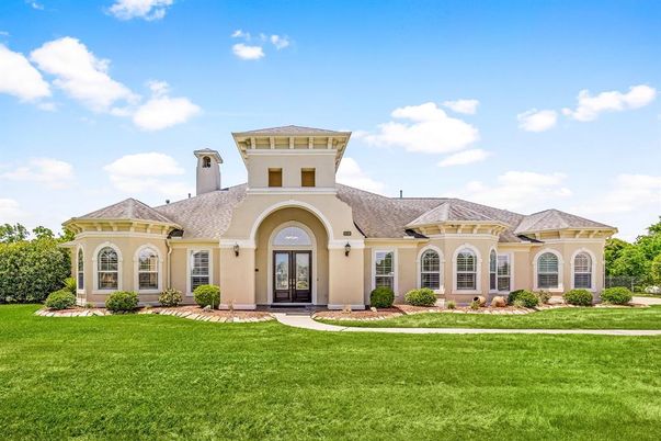 Backyard, Exterior, Facade, Mediterranean