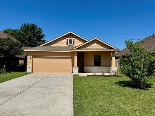 Attached, Exterior, Facade, American Craftsman