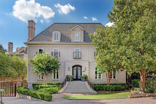Exterior, Facade, French Provincial
