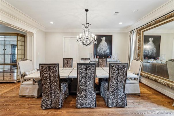 Chandelier, Dining room, Interior, Recessed Lighting, Wood Texture Flooring