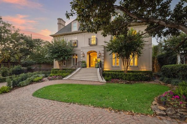 Backyard, Exterior, Facade, French Provincial