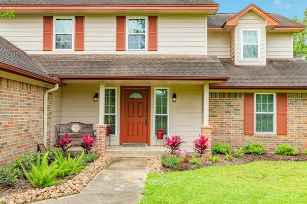 Exterior, Facade, Brick Facade, Cape Cod