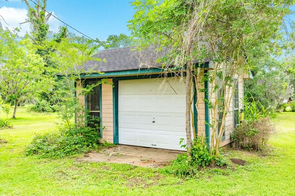 Detached Garage, Exterior