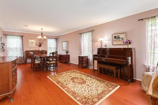 Chandelier, Dining room, Interior, Piano, Wood Texture Flooring