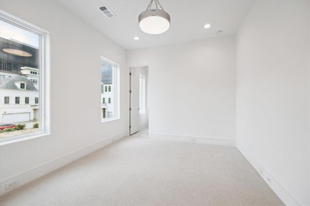 Empty room, Interior, Recessed Lighting