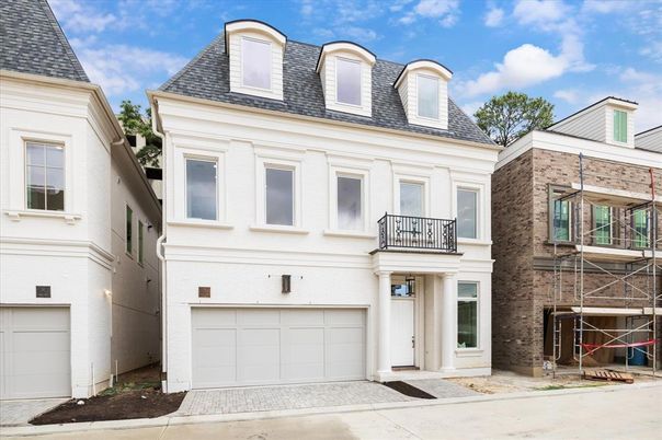 Attached, Exterior, Facade, Rowhouse