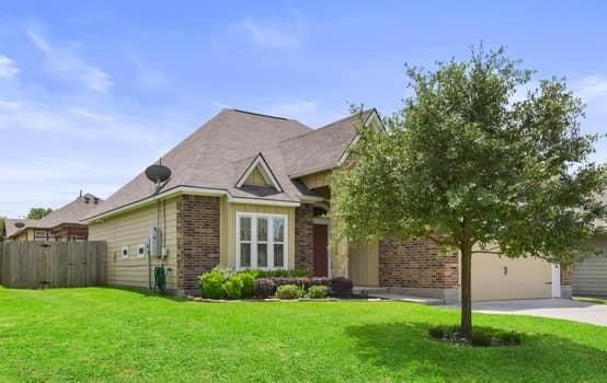 Attached, Backyard, Exterior, Facade, Brick Facade, Cape Cod