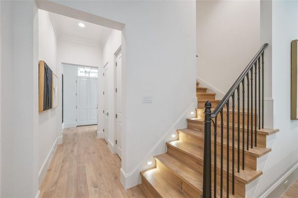 Interior, Recessed Lighting, Wood Texture Flooring