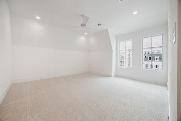 Empty room, Interior, Recessed Lighting
