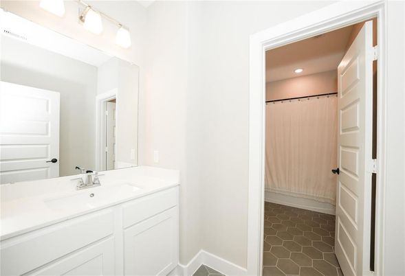 Bathroom, Interior, Recessed Lighting