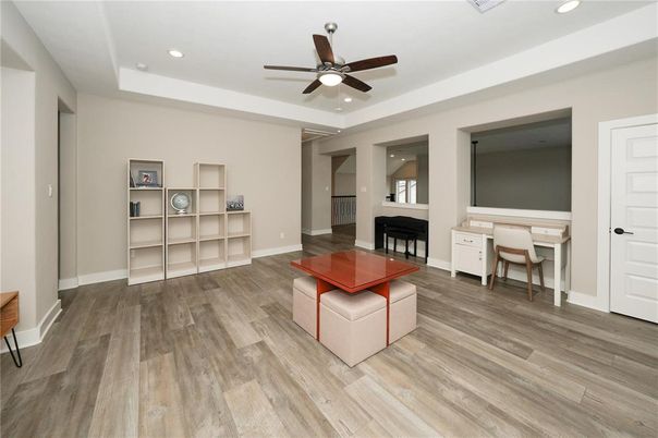 Interior, Piano, Recessed Lighting, Wood Texture Flooring