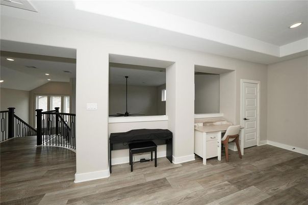 Home Office, Interior, Recessed Lighting, Wood Texture Flooring