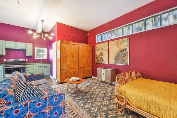 Bedroom, Interior, Kitchen, Pendant Lights, Stainless Steel Appliances