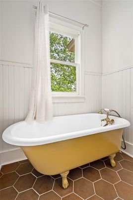Bathroom, Free Standing Baths, Interior