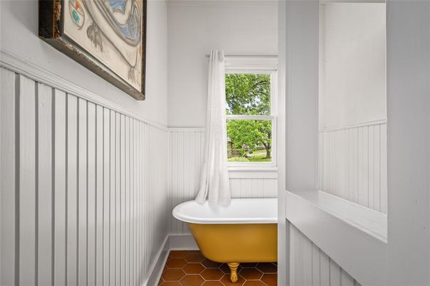 Bathroom, Free Standing Baths, Interior
