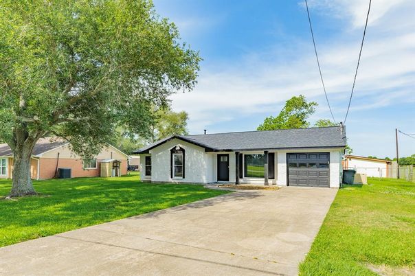 Attached, Backyard, Exterior, Facade, Ranch