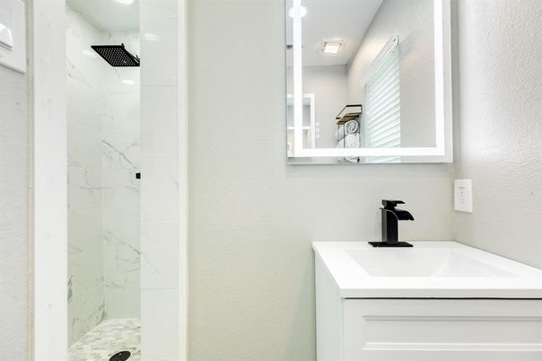 Bathroom, Interior, Marble Walls