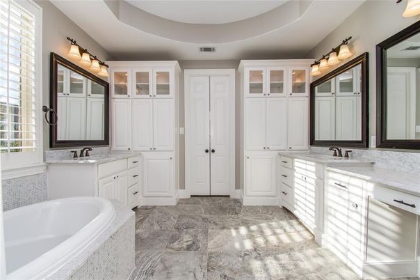 Bathroom, Dual Sink Vanities, Interior