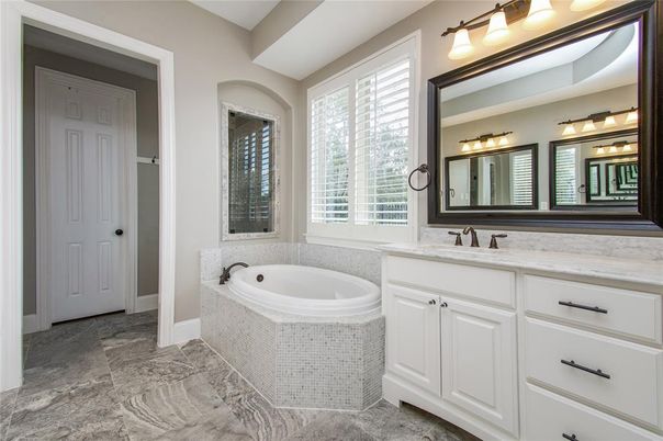 Bathroom, Dual Sink Vanities, Interior