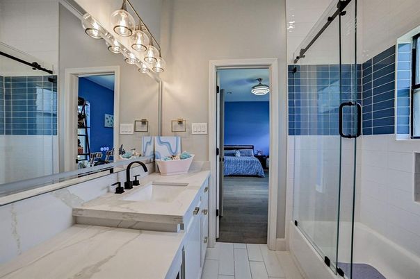 Bathroom, Bedroom, Dual Sink Vanities, Glass Shower, Interior