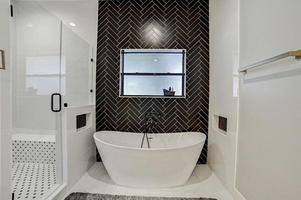 Bathroom, Free Standing Baths, Glass Shower, Interior, Recessed Lighting