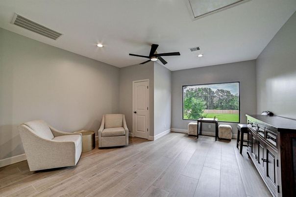 Interior, Recessed Lighting, Wood Texture Flooring