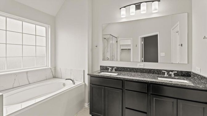 Bathroom, Dual Sink Vanities, Interior