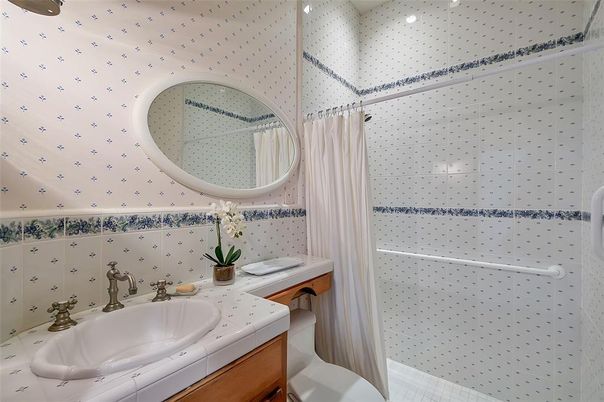 Bathroom, Interior, Recessed Lighting, Tile Countertops