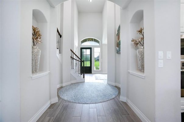 Interior, Recessed Lighting, Wood Texture Flooring