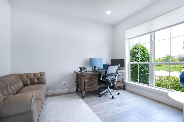 Home Office, Interior, Recessed Lighting, Wood Texture Flooring