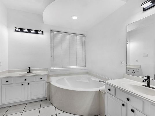 Bathroom, Dual Sink Vanities, Free Standing Baths, Interior, Recessed Lighting