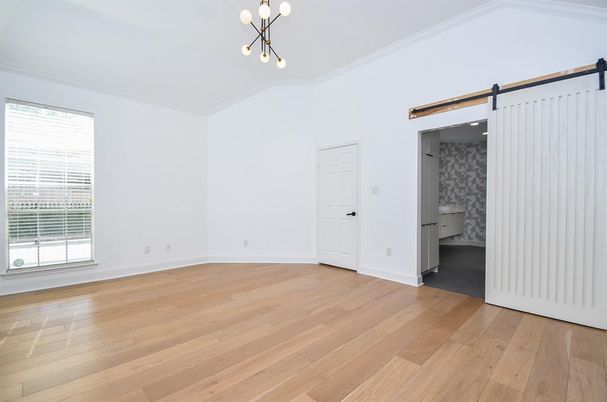 Empty room, Interior, Pendant Lights, Wood Texture Flooring