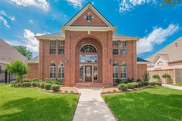 Exterior, Facade, Brick Facade, Brick Traditional