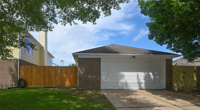 Detached Garage, Exterior