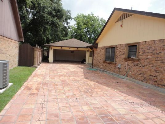 Detached Garage, Exterior