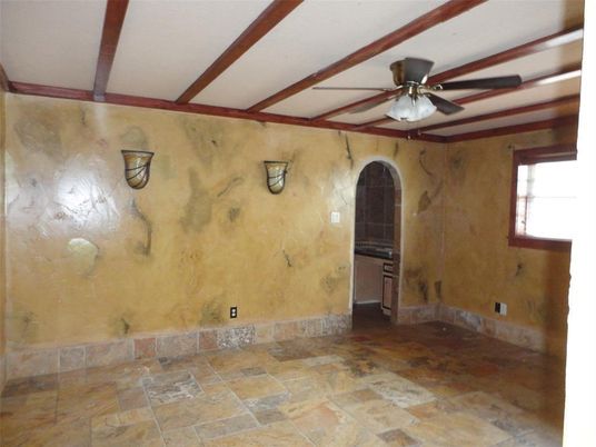 Empty room, Interior, Wooden Beams