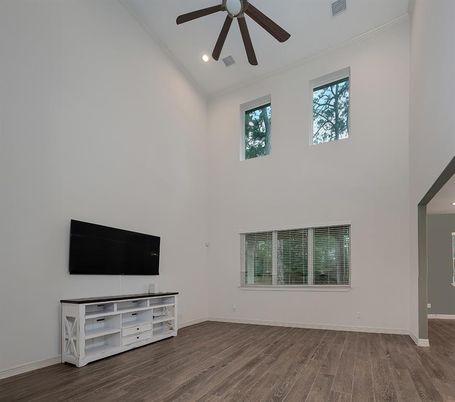 Interior, Recessed Lighting, Wood Texture Flooring