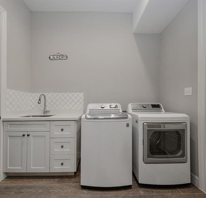 Interior, Washer, Wood Texture Flooring