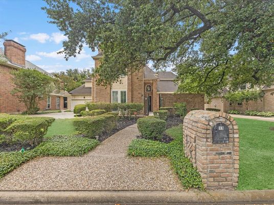 Backyard, Exterior, Facade, Brick Facade, French Provincial